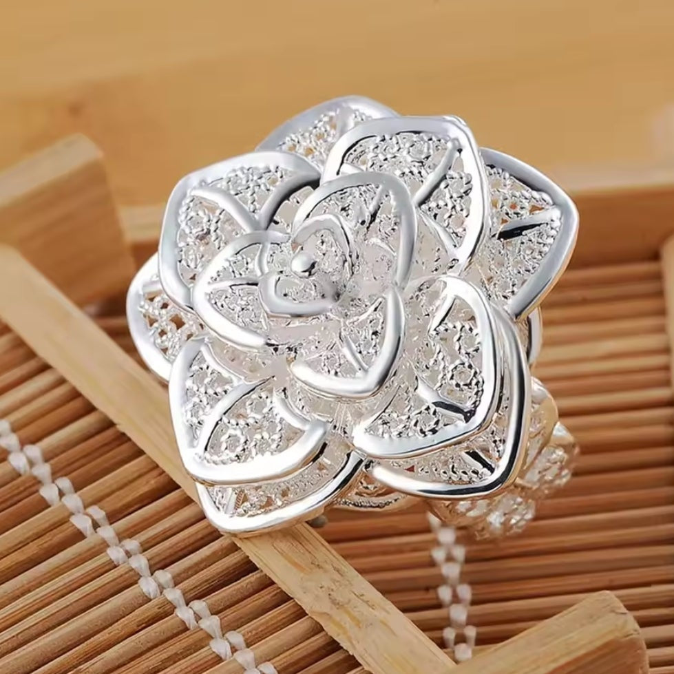 Mrs. Claus Ring - Large Silver Poinsettia