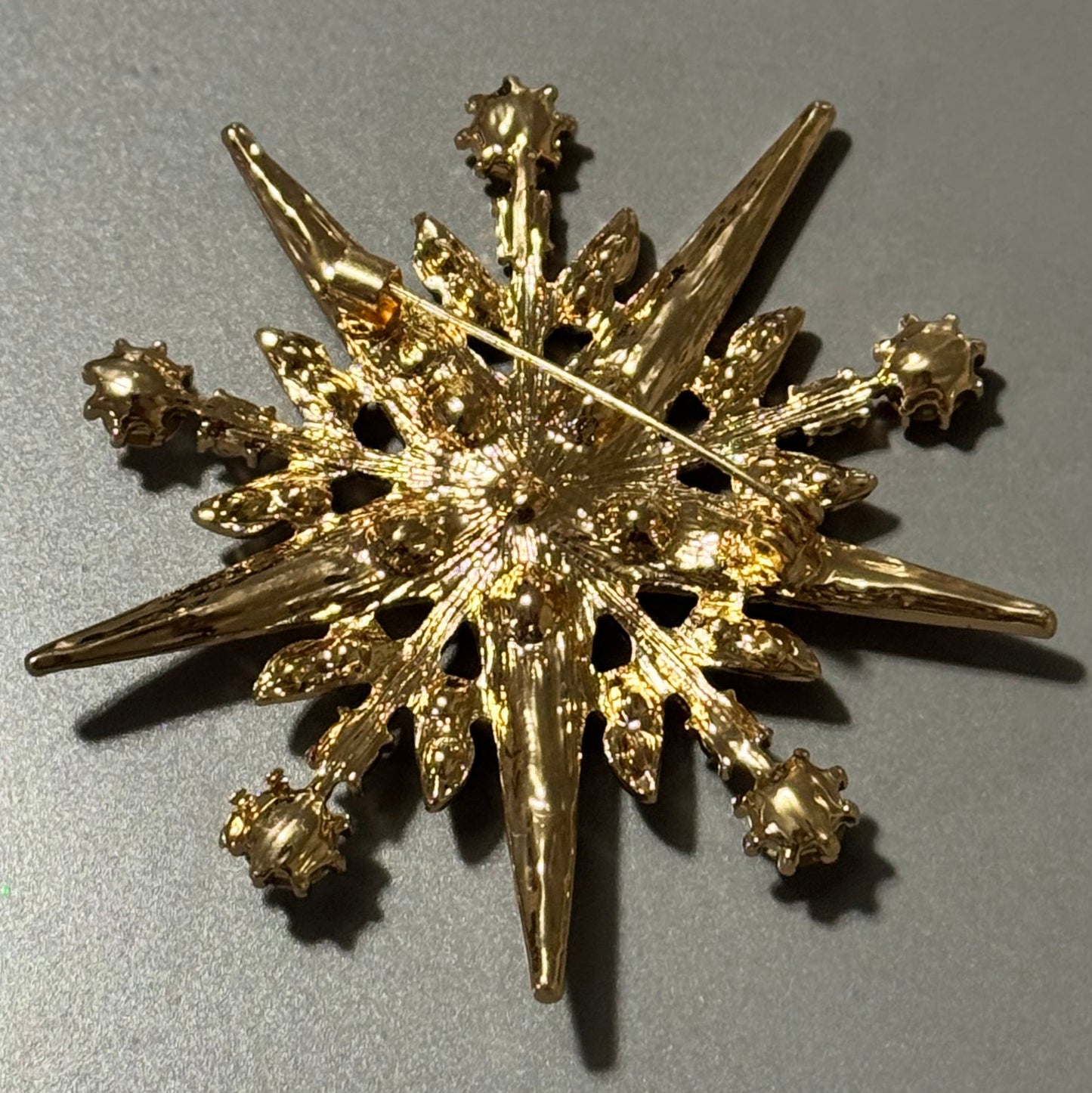 Gold Pointed Snowflake Brooch