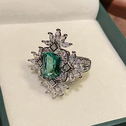 Mrs. Claus Ring - Silver Snowflake w/ Green Zirconia Ring