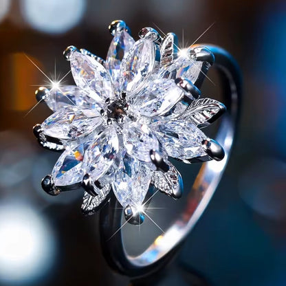 Mrs. Claus Ring - Crystal Gem Poinsettia
