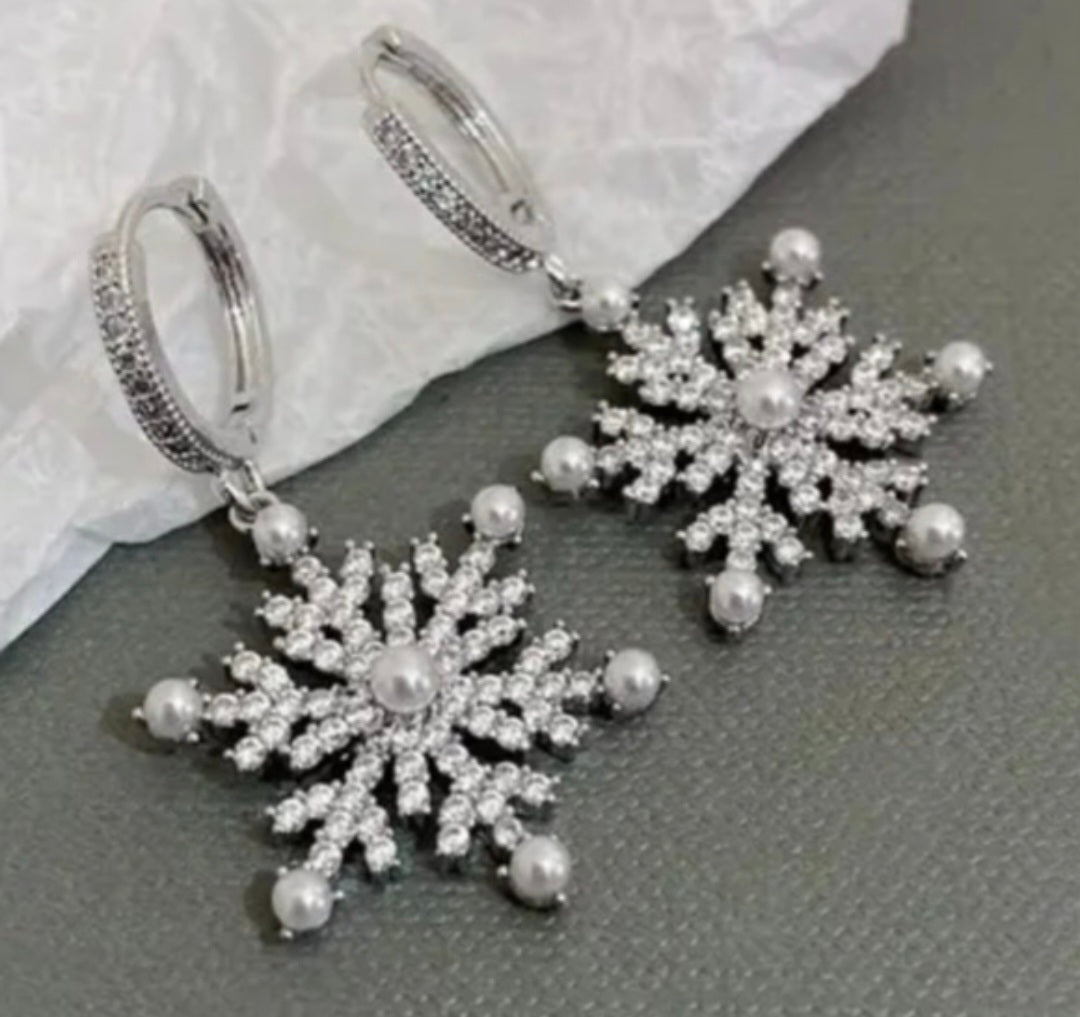 Silver w/ Pearls Snowflake Earrings