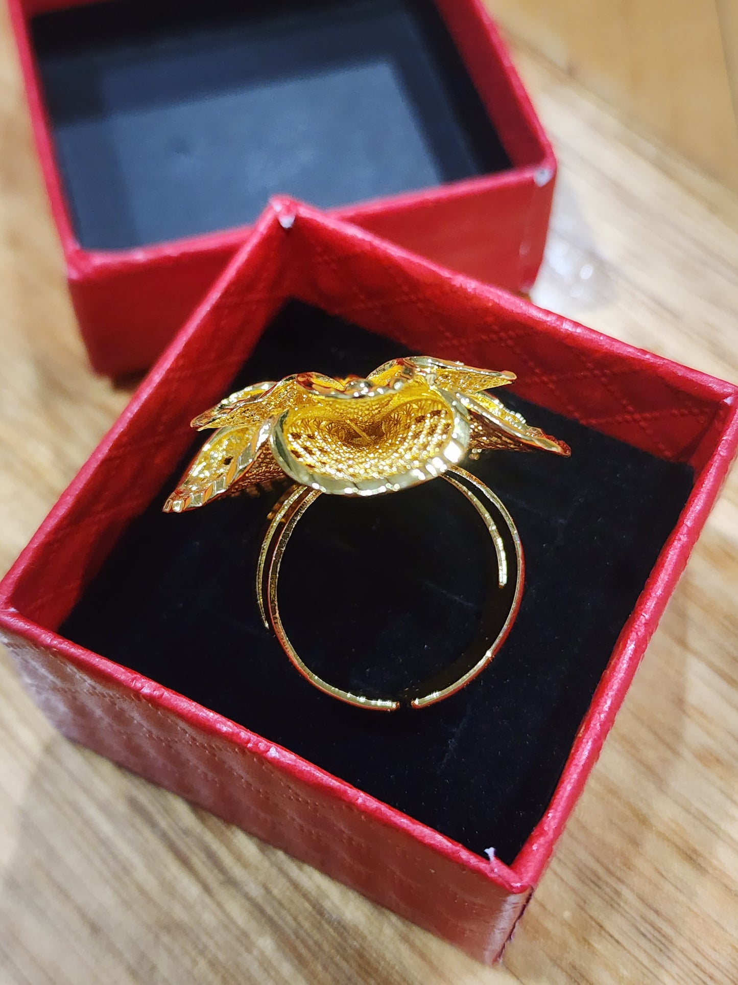 Mrs. Claus Ring - Gold Flower