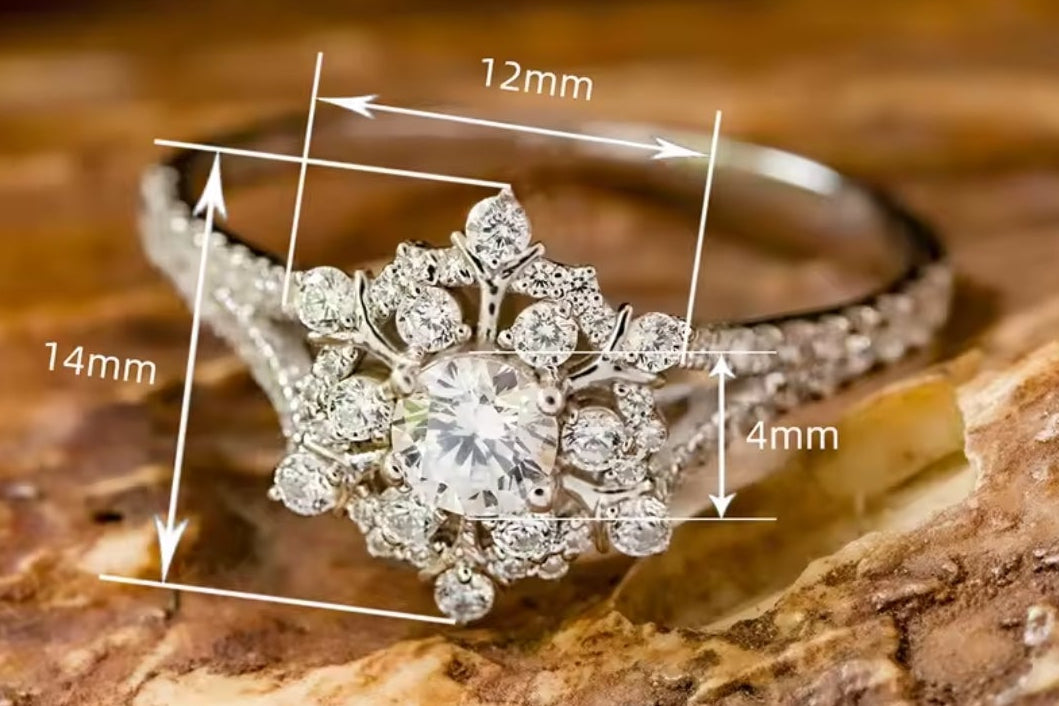Mrs. Claus Ring - Crystal Snowflake