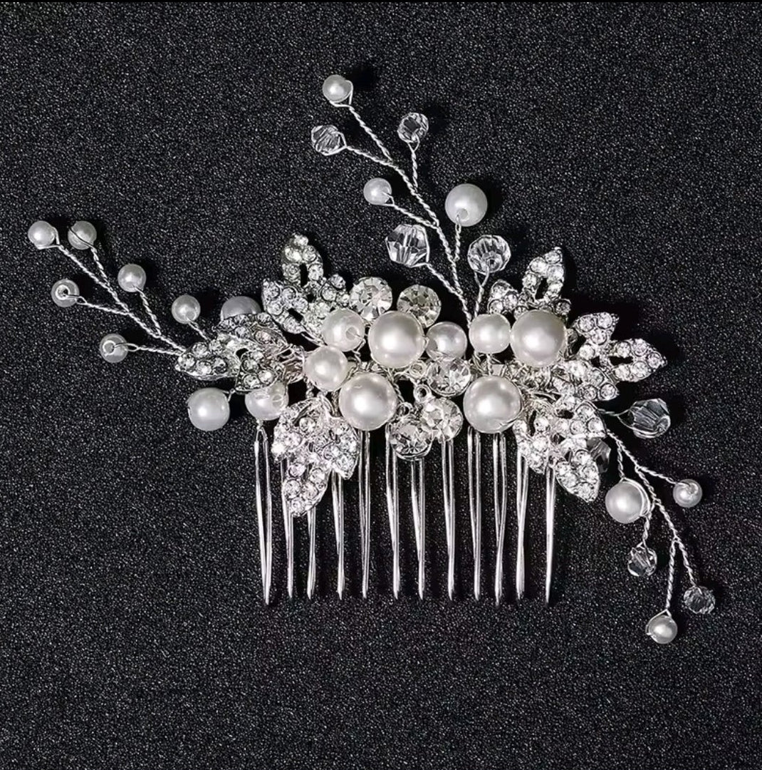 Mrs. Claus Pearl Hair Comb