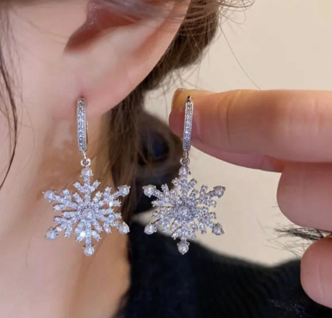 Silver w/ Pearls Snowflake Earrings