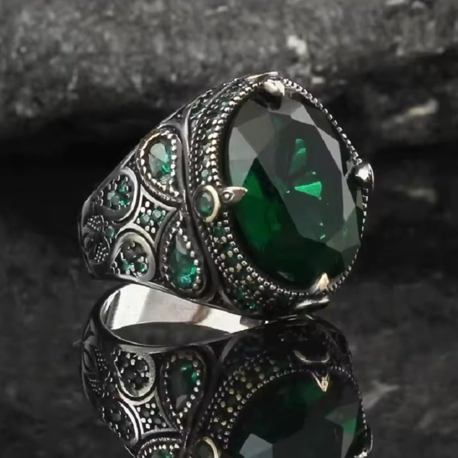 Santa Ring - Silver w/ Green Gem