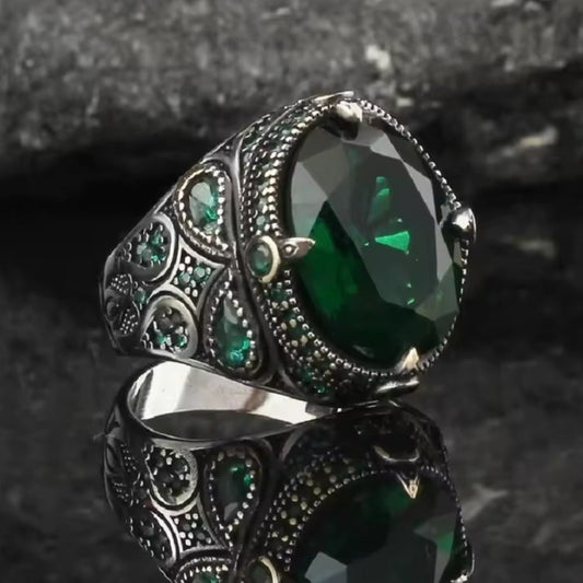 Santa Ring - Silver w/ Green Gem