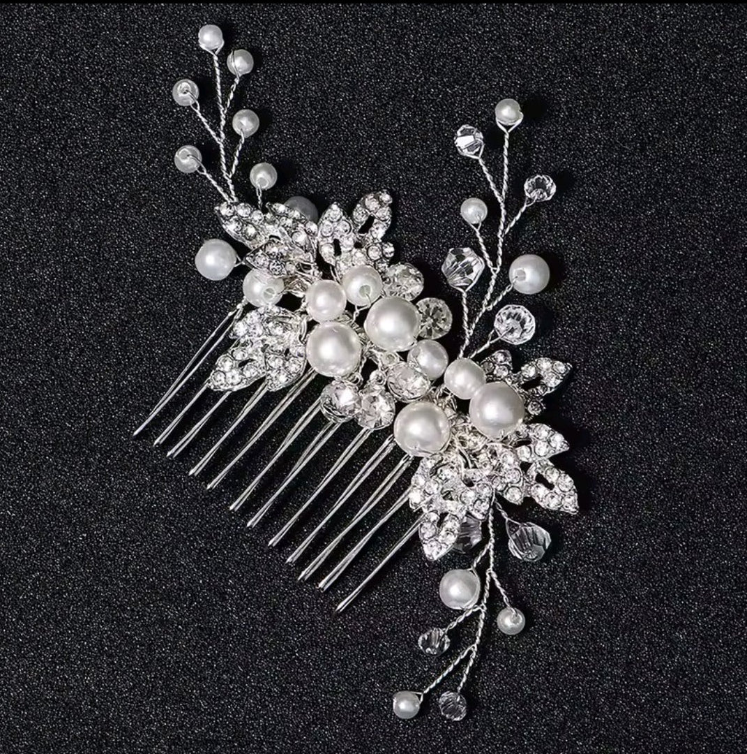 Mrs. Claus Pearl Hair Comb