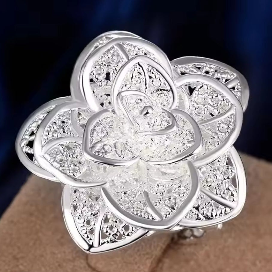 Mrs. Claus Ring - Large Silver Poinsettia