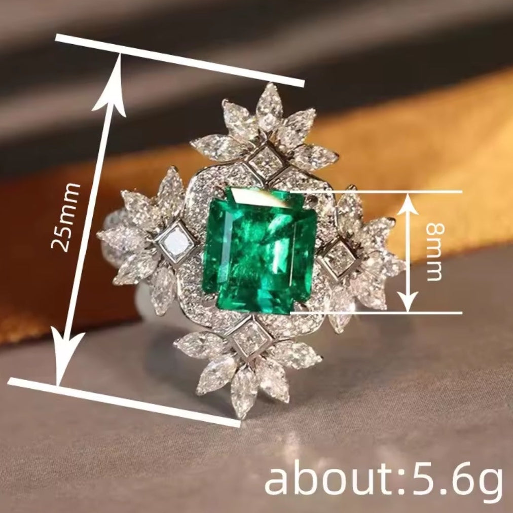 Mrs. Claus Ring - Silver Snowflake w/ Green Zirconia Ring