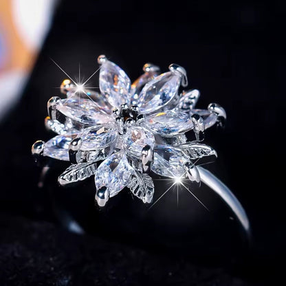 Mrs. Claus Ring - Crystal Gem Poinsettia