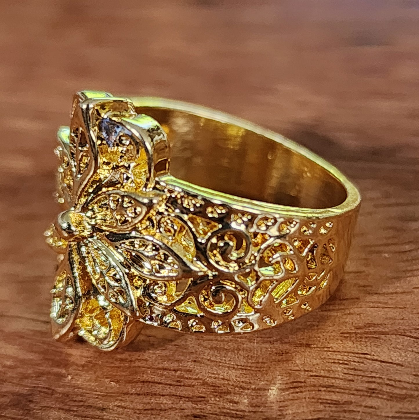 Mrs. Claus Ring - Gold Poinsettia