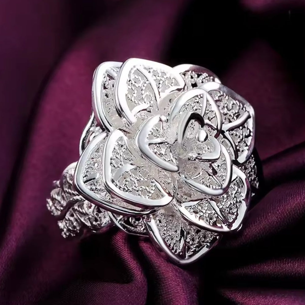 Mrs. Claus Ring - Large Silver Poinsettia